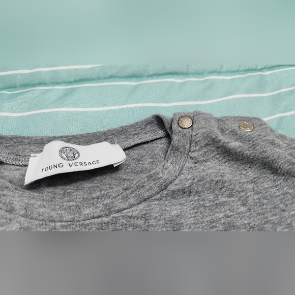 Authentic 24M VERSACE YOUNG TSHIRT - Picture 3 of 3